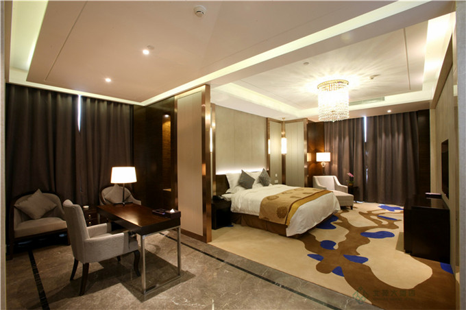 �����׷�